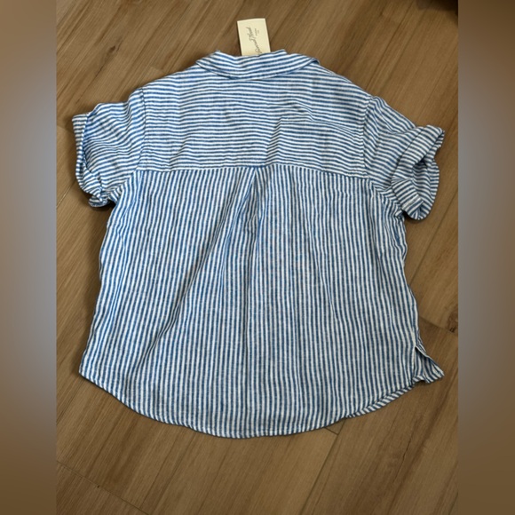 NWT Universal Thread Striped Button Down Shirt with cuffed sleeve sz xs - Picture 7 of 7